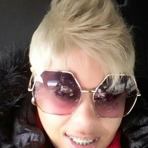 Meet your Posher, Hazel